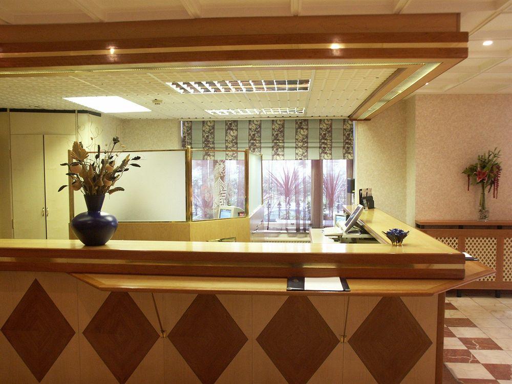 Norfolk Plaza Hotel Лондон Интерьер фото