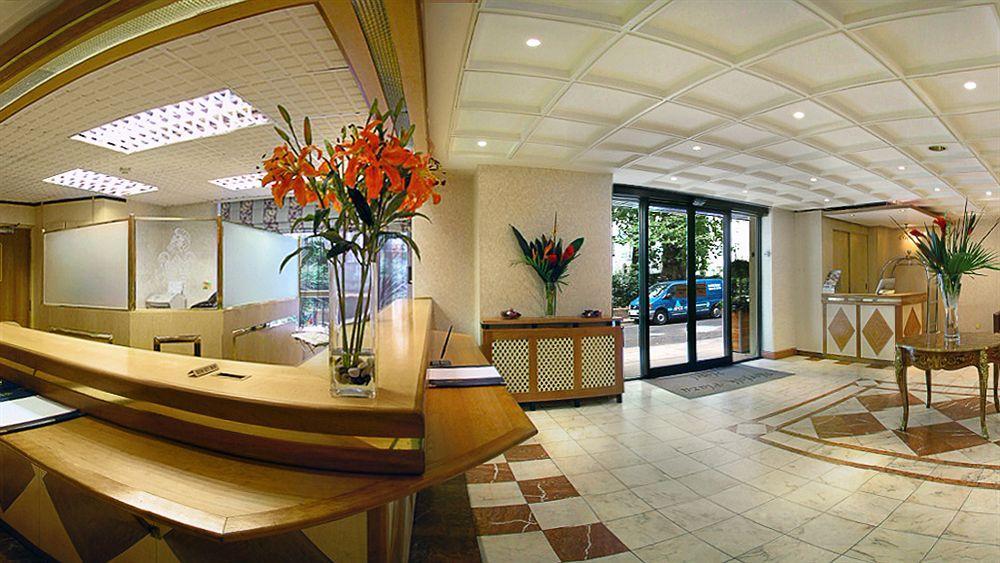 Norfolk Plaza Hotel Лондон Экстерьер фото